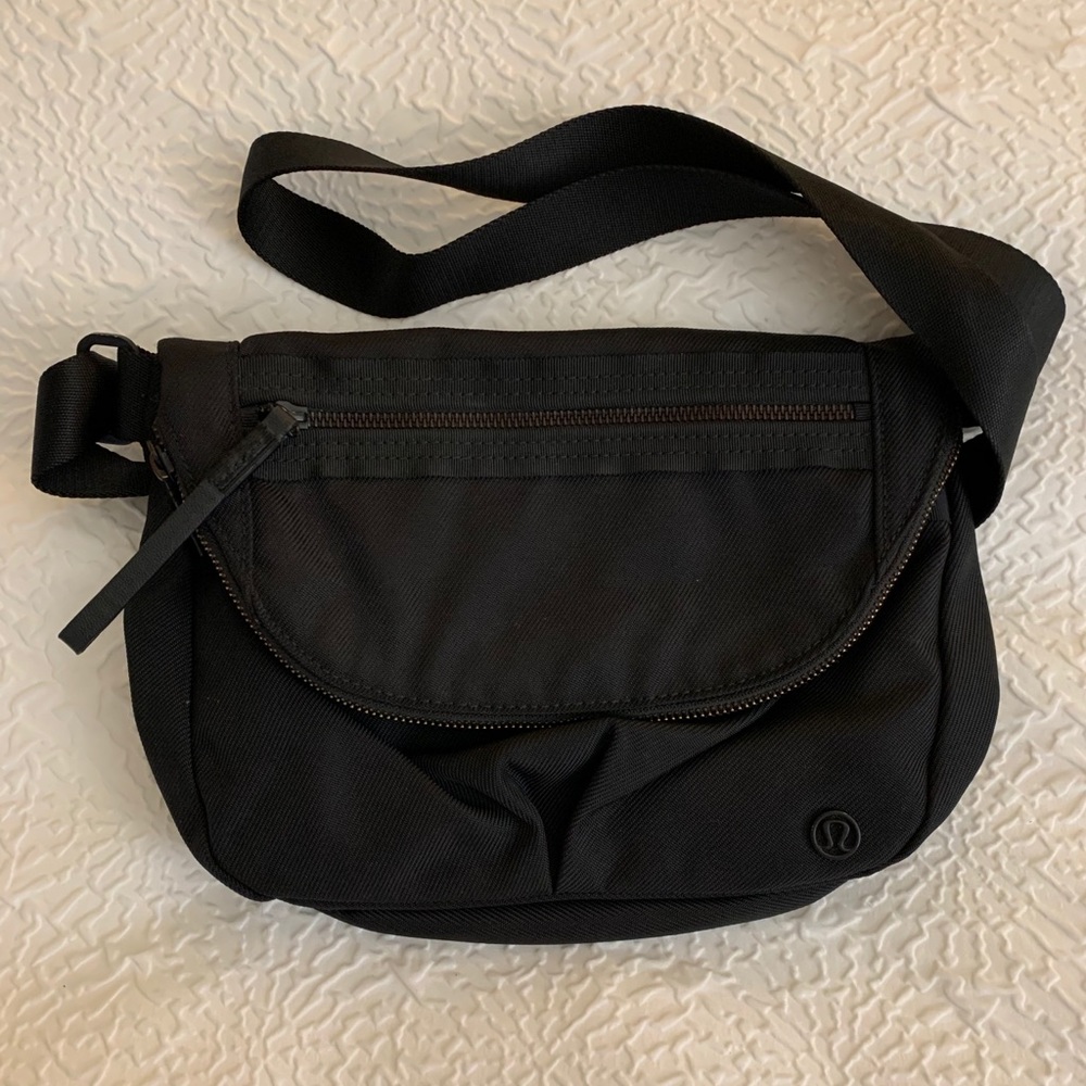 Lululemon All Night Festival Bag
